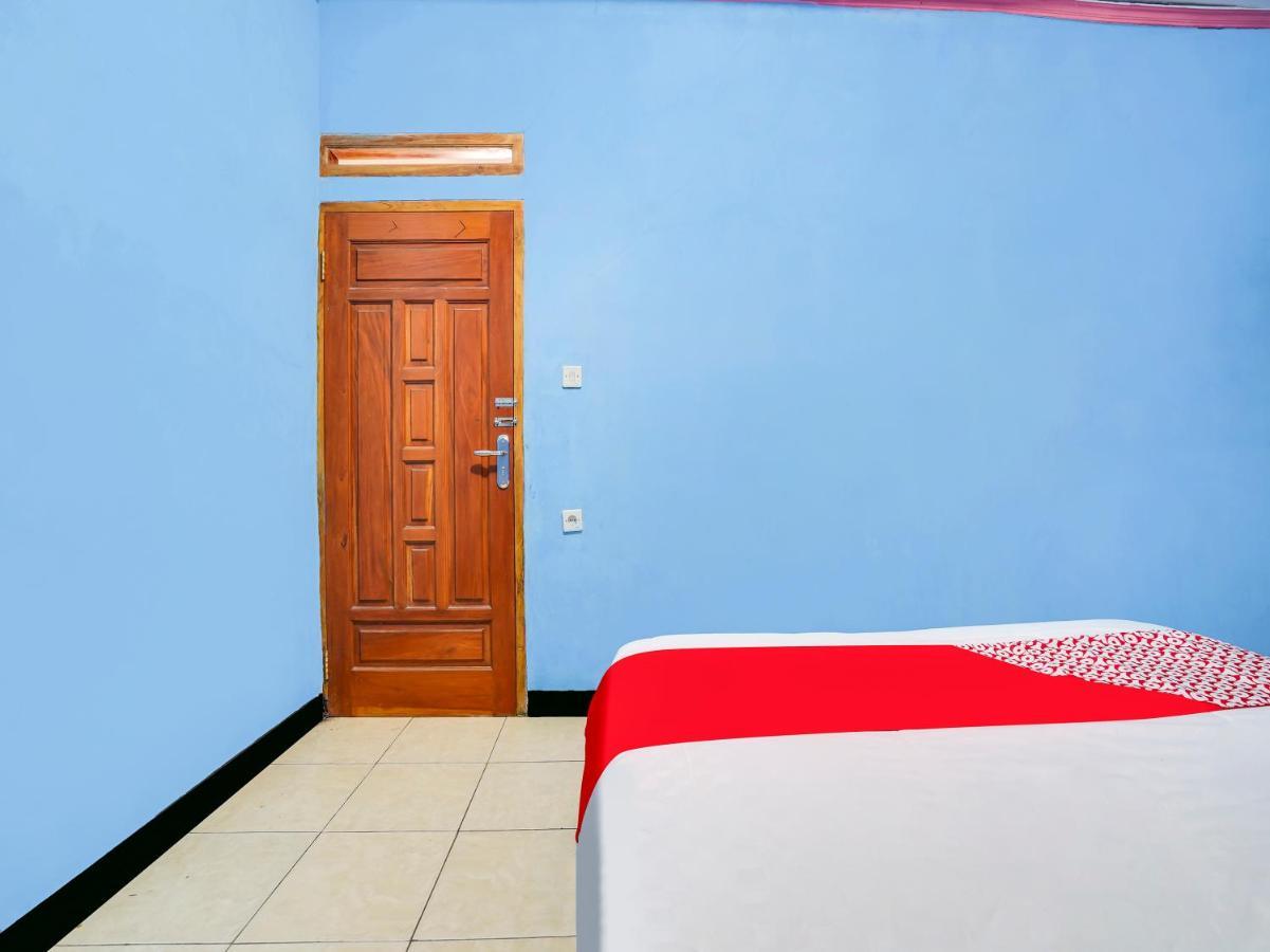 Oyo Homes 90915 Eco Tourism Desa Cihanjuang Rahayu Ciwangun Indah Camp Villas Bongkar Exterior photo